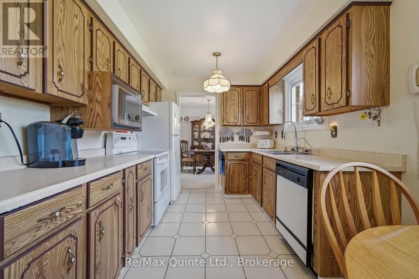 19 Country Club Drive — photo 13 of 39
