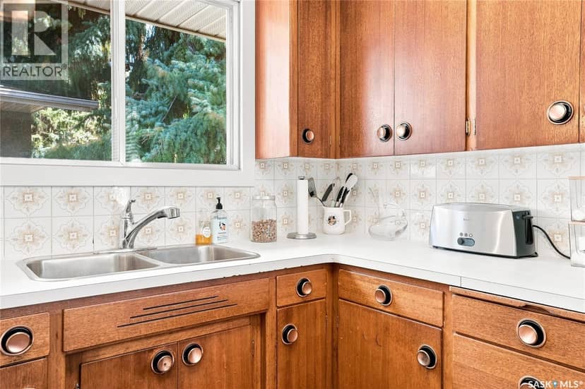 301 Cascade Street — photo 17 of 32