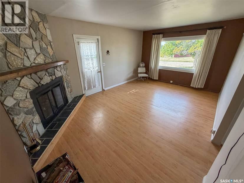 108 1st STREET E, Climax, photo 7