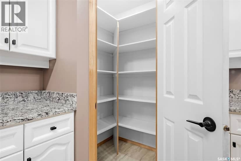 12 Stern PLACE — photo 14 of 40