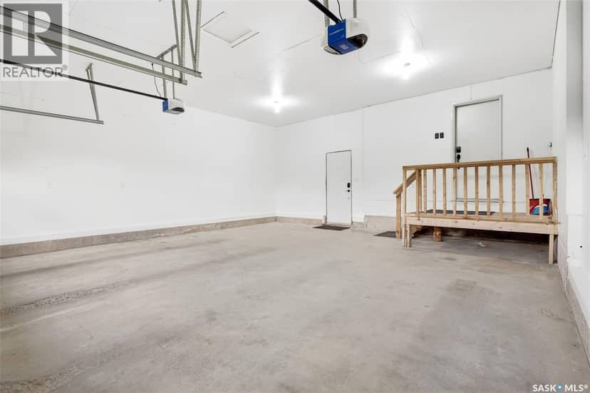12 Stern PLACE — photo 39 of 40