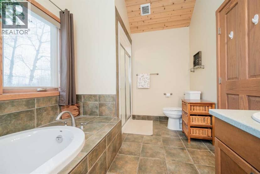 118, 70544 Range Road 243 — photo 15 of 25
