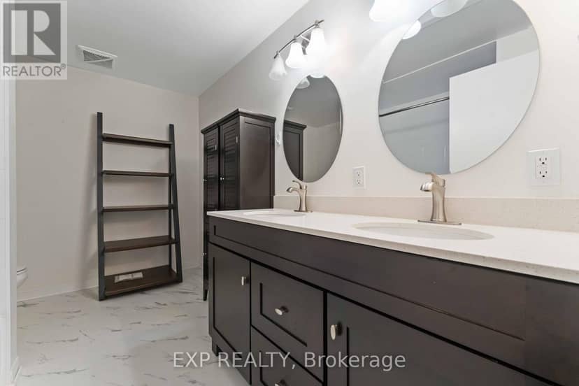 38 - 820 Cahill Drive W — photo 24 of 28