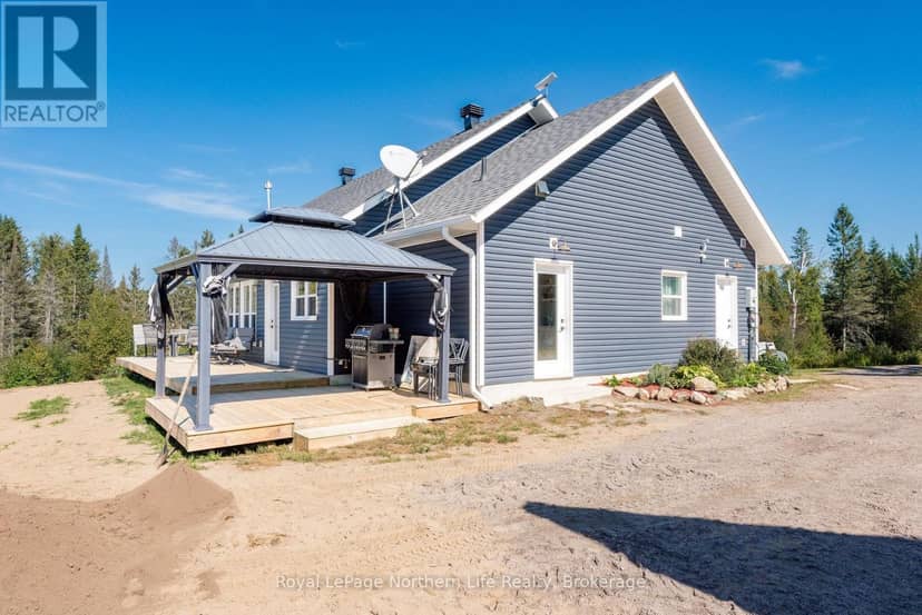 880 Memorial Park Drive E, Powassan, photo 4
