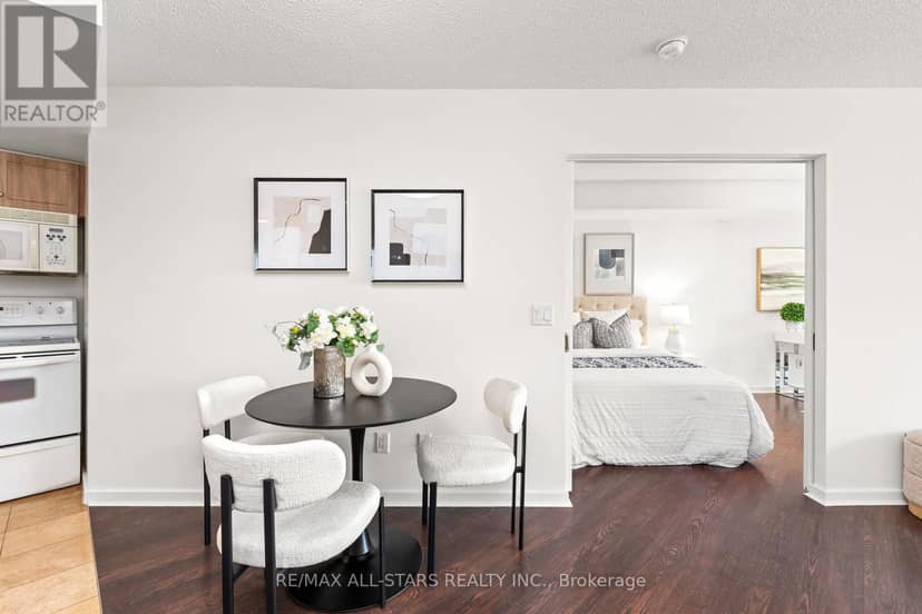 804 - 208 Queens Quay W — photo 14 of 35