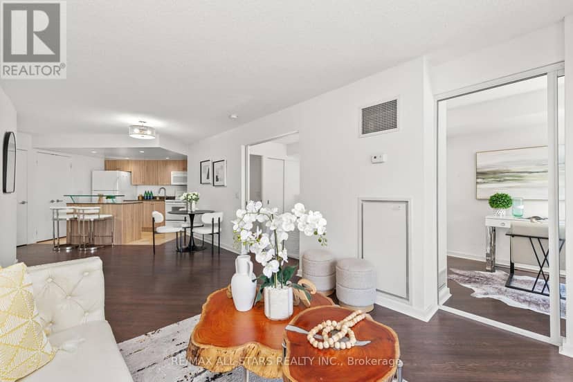 804 - 208 Queens Quay W — photo 16 of 35