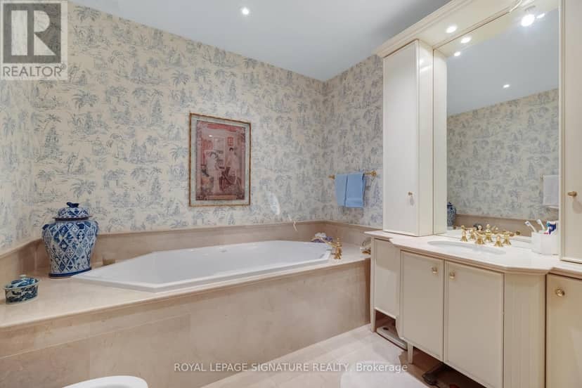 1004 - 33 Delisle Avenue — photo 23 of 40