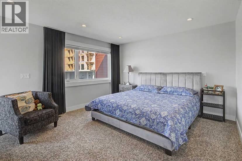 4640 15 Avenue NW — photo 12 of 40