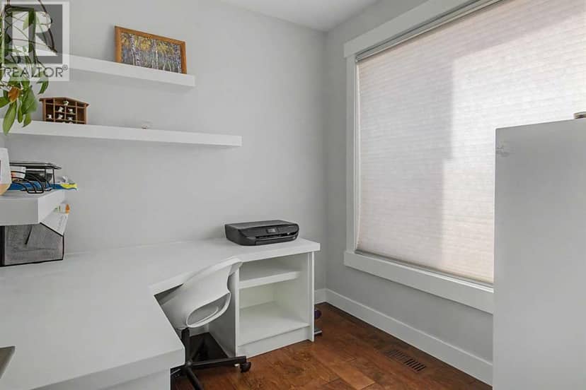 4640 15 Avenue NW — photo 11 of 40