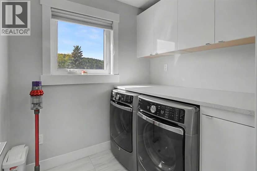 4640 15 Avenue NW — photo 21 of 40
