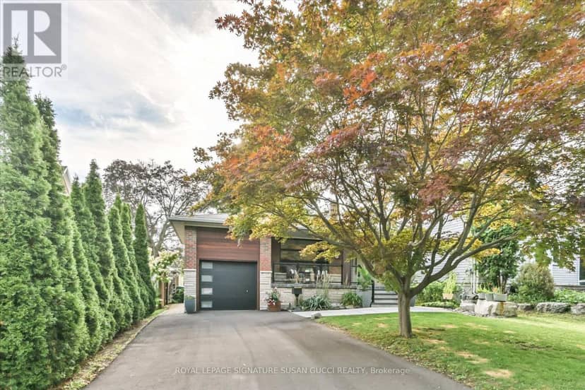16 Squires Avenue, Toronto