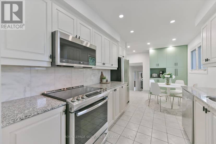 16 Squires Avenue — photo 13 of 40