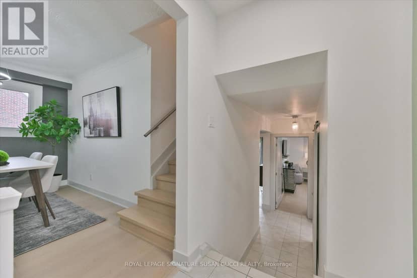 16 Squires Avenue — photo 27 of 40