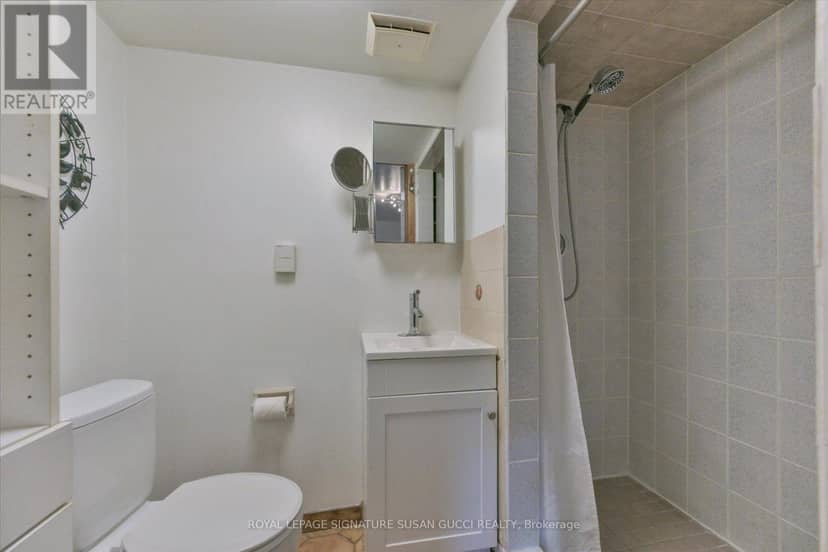 16 Squires Avenue — photo 39 of 40