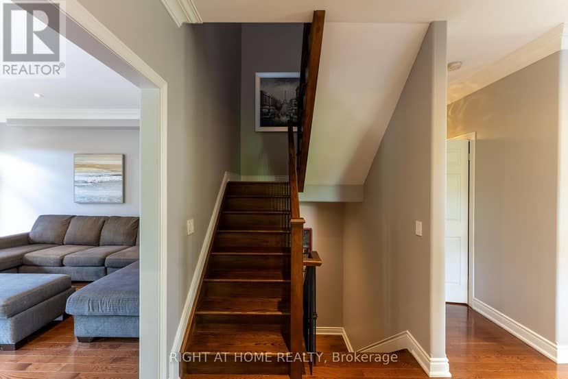 1660 Moyer Avenue — photo 23 of 40