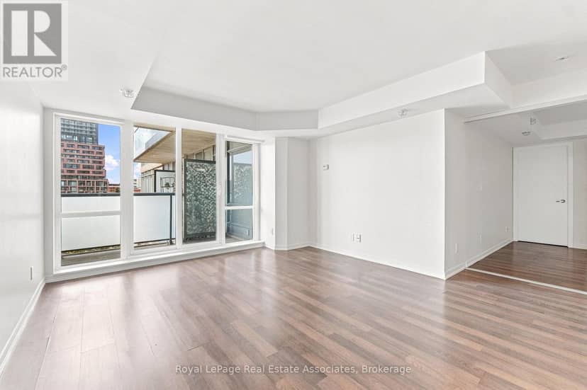 416 - 20 Joe Shuster Way — photo 11 of 40