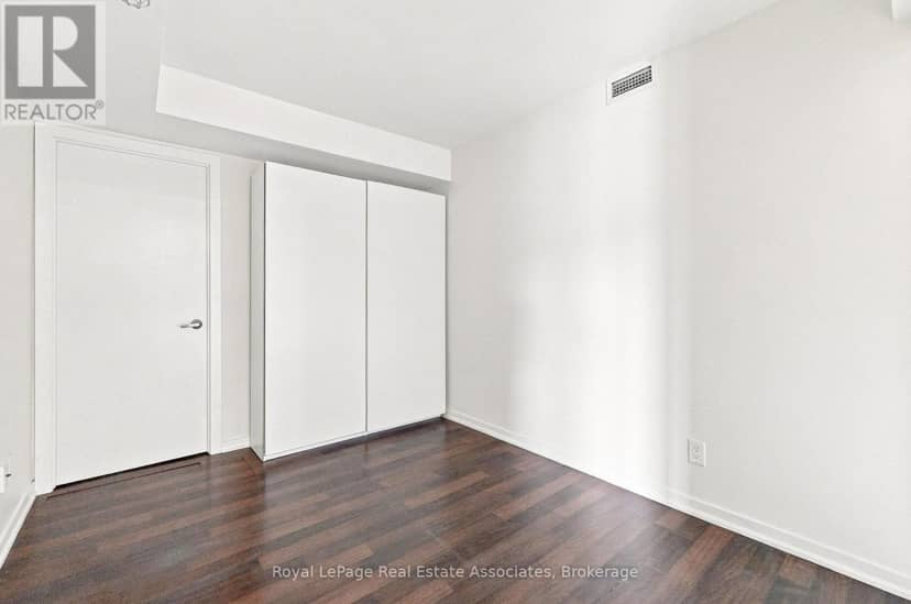 416 - 20 Joe Shuster Way — photo 20 of 40