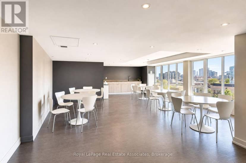 416 - 20 Joe Shuster Way — photo 35 of 40