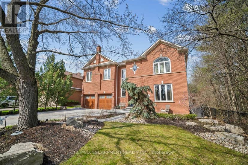 2203 Winding Woods Drive, Oakville, photo 2
