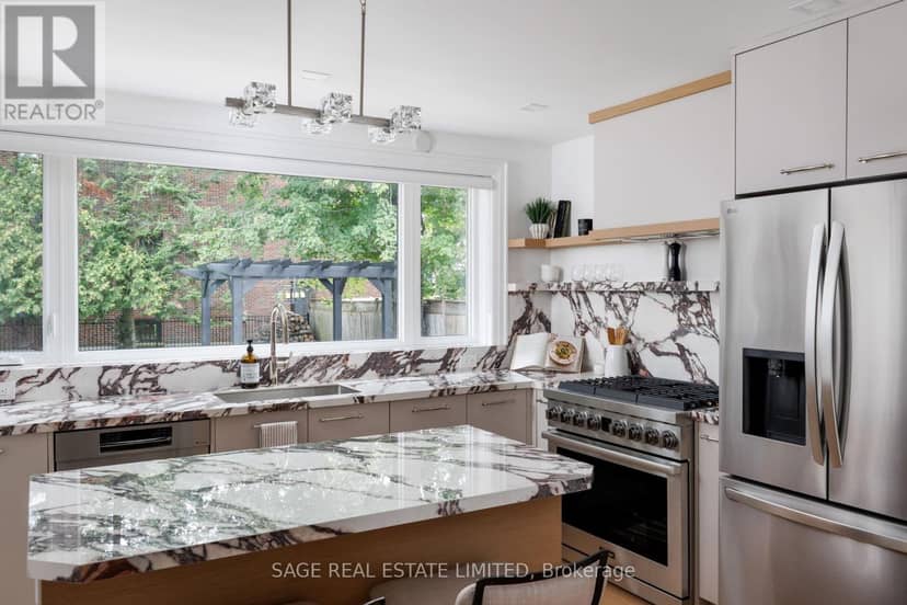 872 Royal York Road — photo 19 of 40