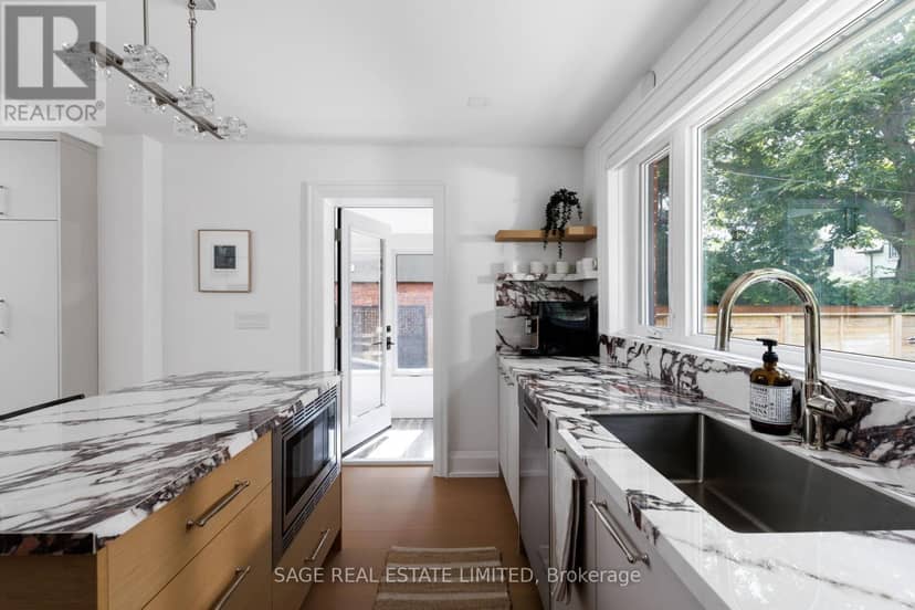 872 Royal York Road — photo 21 of 40