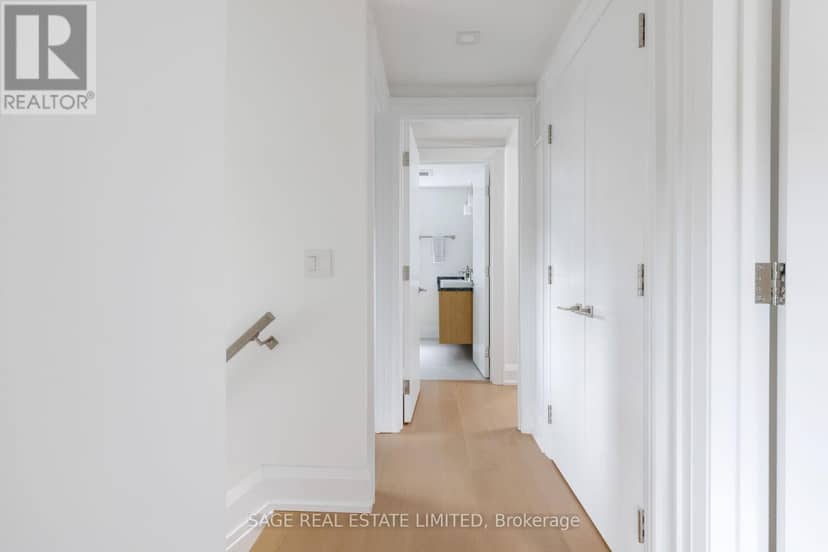 872 Royal York Road — photo 30 of 40