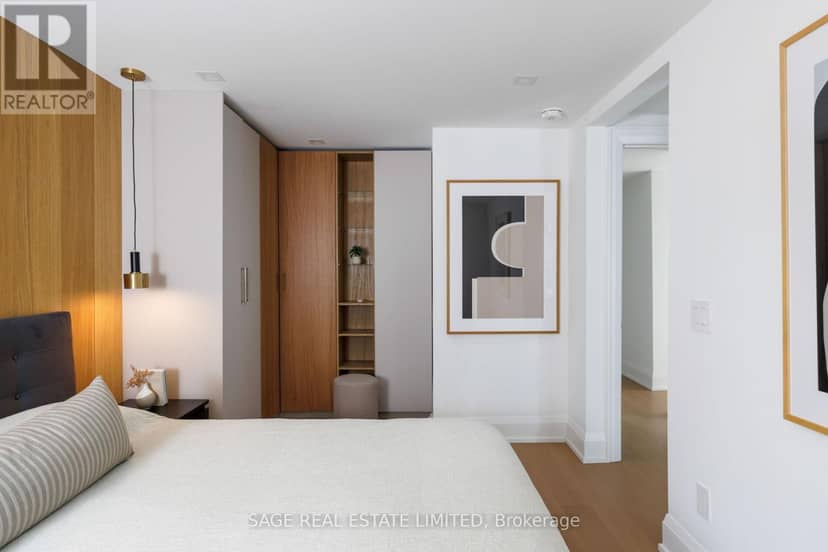 872 Royal York Road — photo 33 of 40