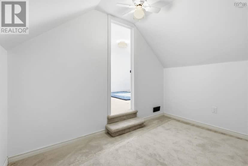 43 Karen Avenue — photo 33 of 40