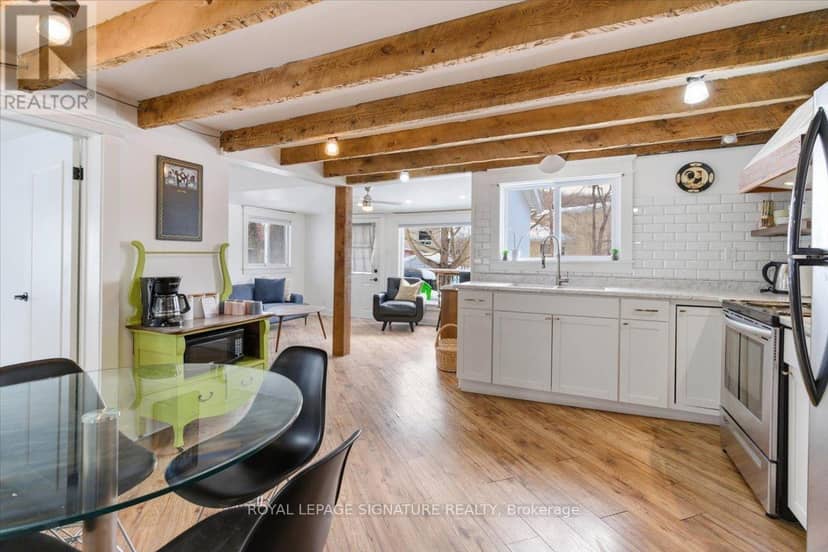 42 York Street, Prince Edward County, photo 2