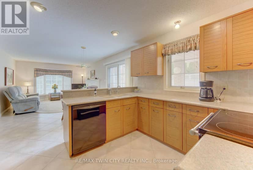 298 Roxton Drive — photo 16 of 38