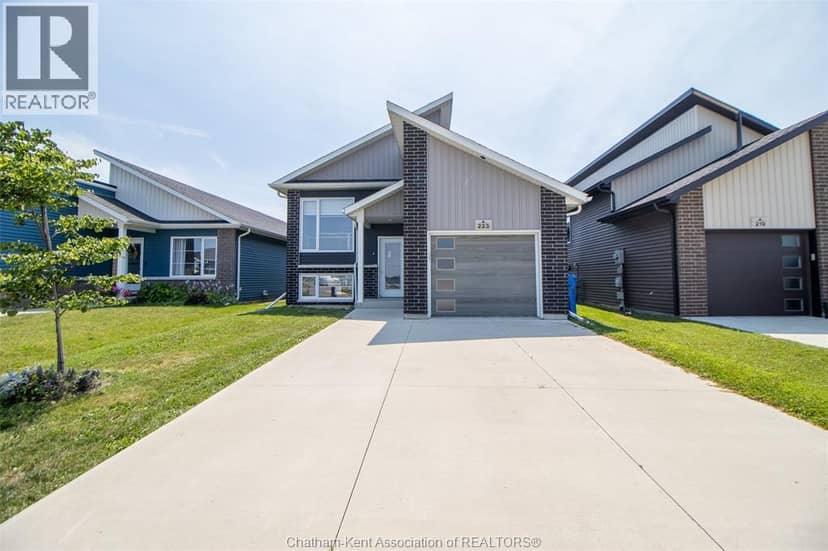 223 Manning Drive Drive — photo 2 of 27