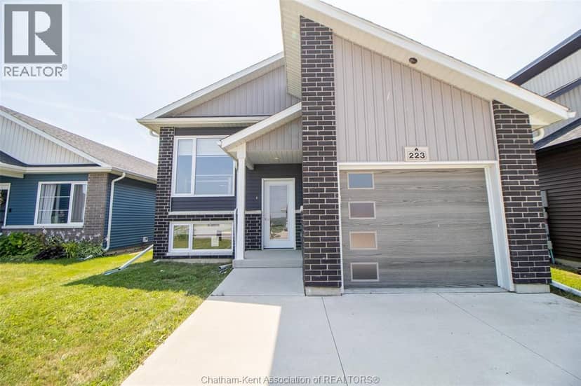 223 Manning Drive Drive — photo 3 of 27