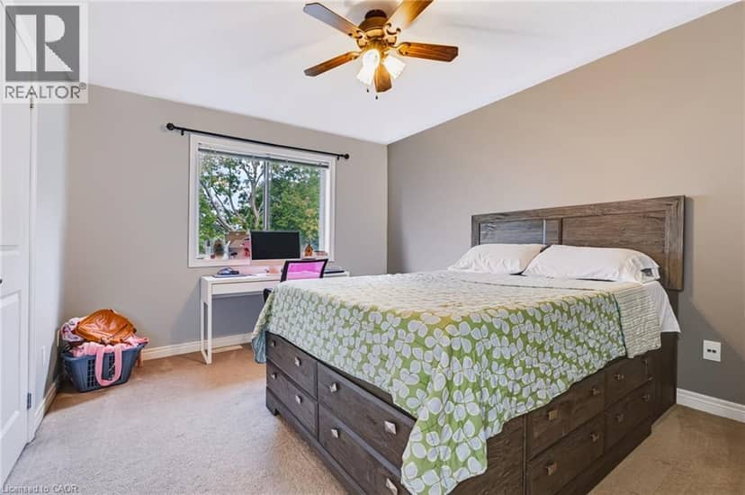 24 FALLINGBROOK Crescent — photo 20 of 40