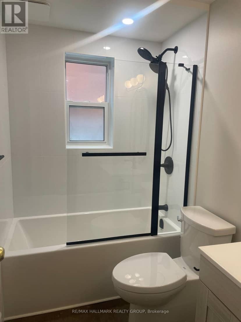 55 Ivy Crescent — photo 12 of 40