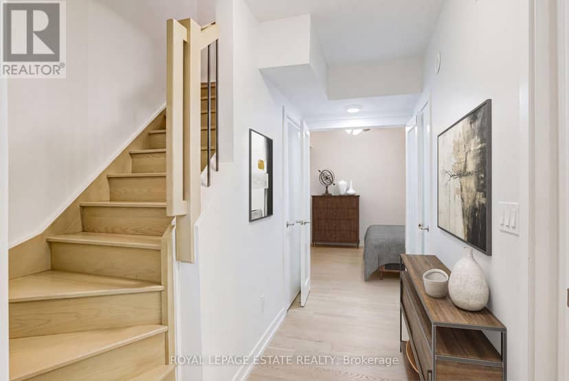 32 - 140 Broadview Avenue — photo 11 of 30