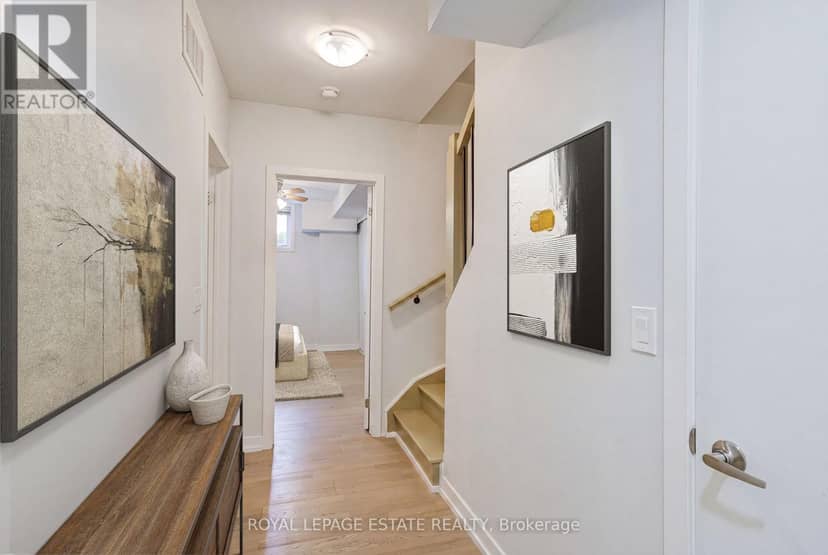 32 - 140 Broadview Avenue — photo 12 of 30