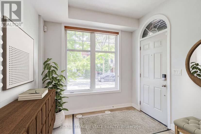 32 - 140 Broadview Avenue — photo 3 of 30