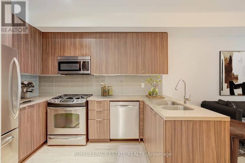 32 - 140 Broadview Avenue — photo 8 of 30