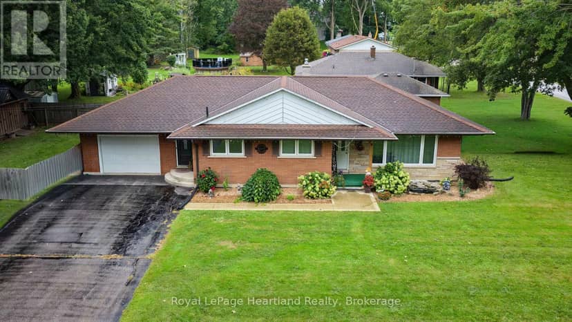 390 Morris Street, North Huron, photo 2