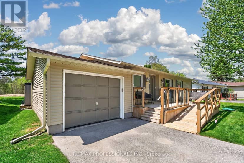 7 Tamarack Court — photo 3 of 31
