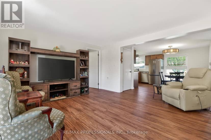 7 Tamarack Court — photo 9 of 31