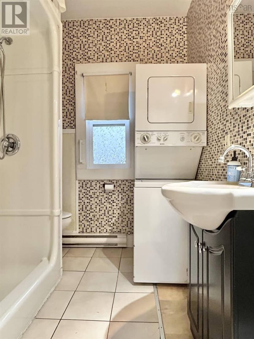 12 Hector Street — photo 9 of 25