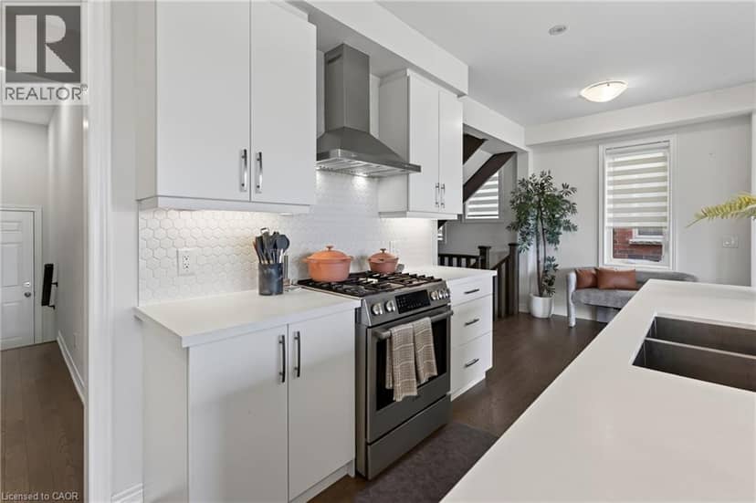10 REISTWOOD Drive — photo 14 of 40