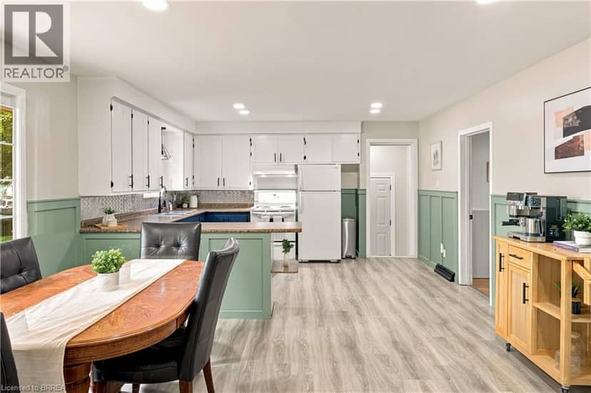 45 ARGYLE Avenue — photo 5 of 33