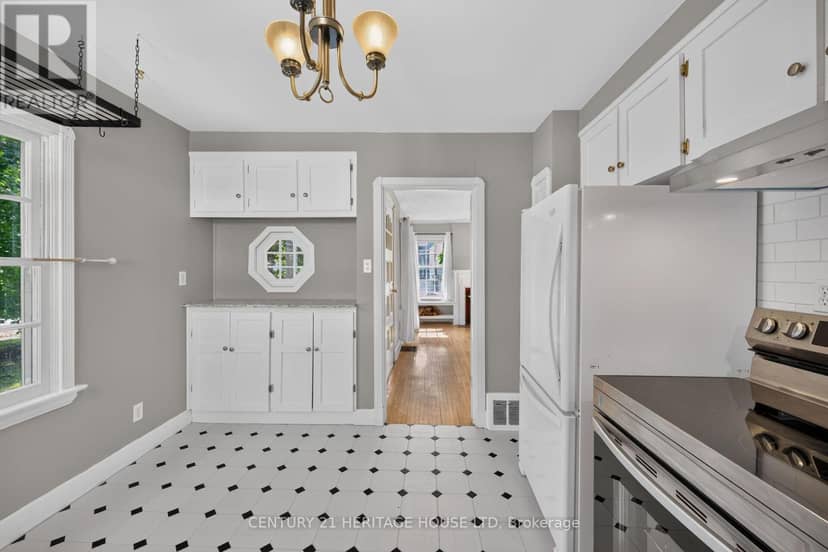 39 Balmoral Avenue — photo 33 of 40