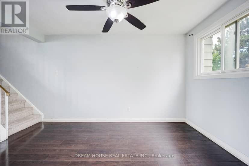 40 Hoskins Square — photo 12 of 35