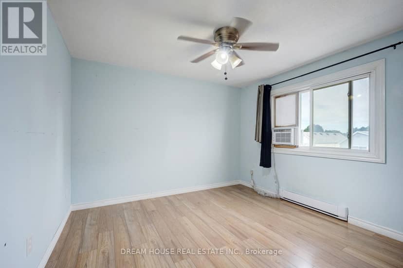 40 Hoskins Square — photo 13 of 35