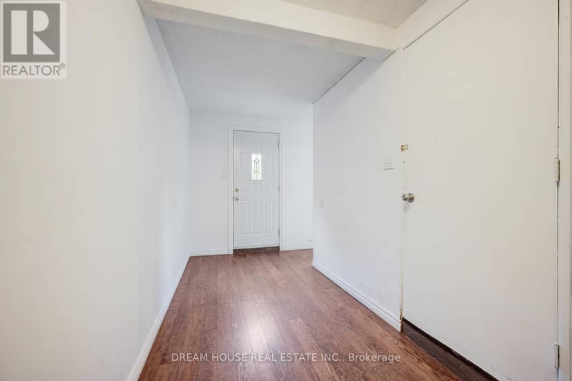 40 Hoskins Square — photo 26 of 35