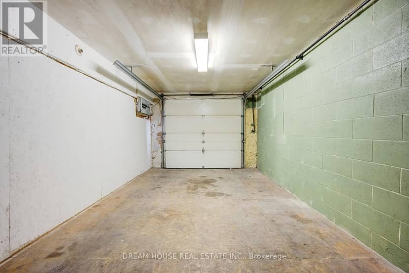 40 Hoskins Square — photo 30 of 35