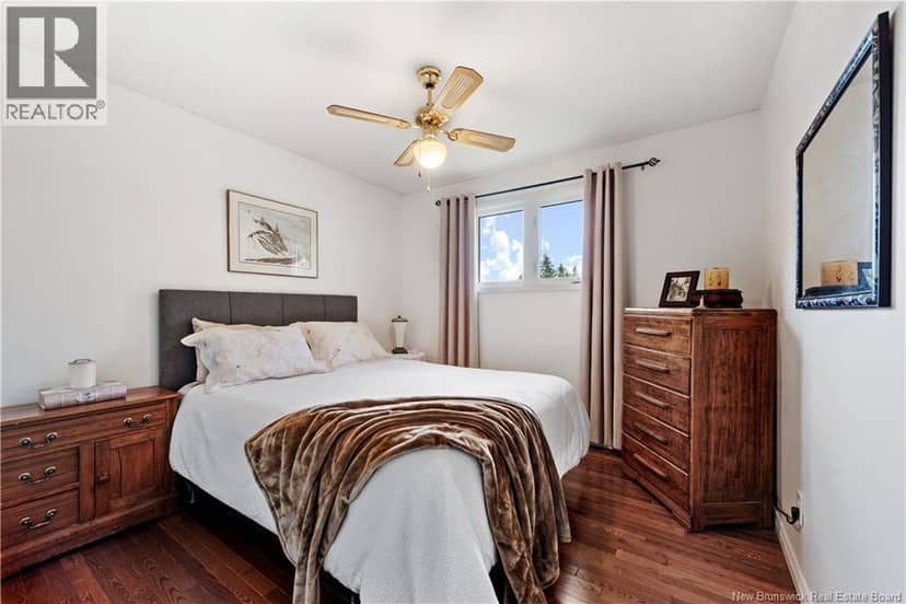 20 Dolphin Drive — photo 11 of 29